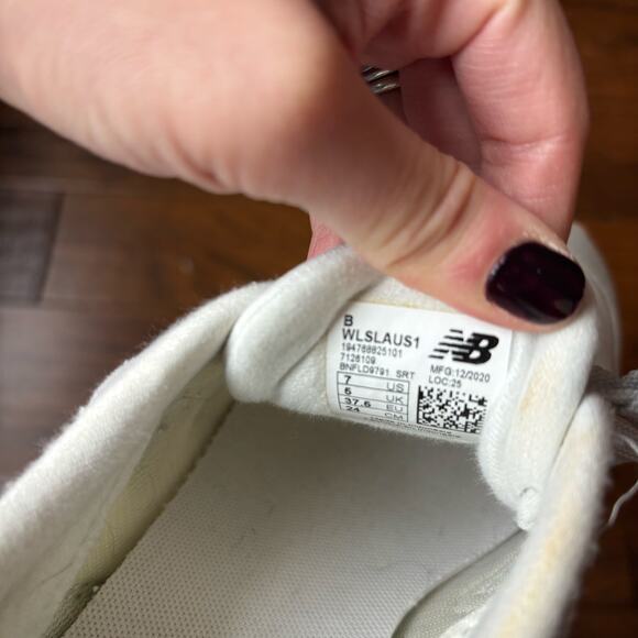 New Balance Women’s Sola Sleek V1 Sneaker Sz 7 Athletic Athleisure Running - Picture 6 of 9